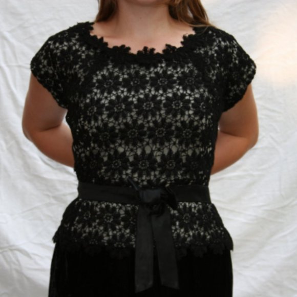 1960's Black Lace and Black Velvet Dress - Picture 5 of 6